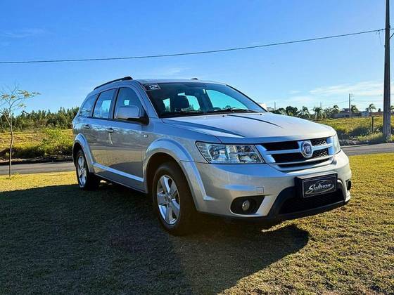 FIAT FREEMONT 2.4 EMOTION 16V GASOLINA 4P AUTOMÁTICO FIAT FREEMONT 2.4 EMOTION 16V GASOLINA 4P AUTOMÁTICO